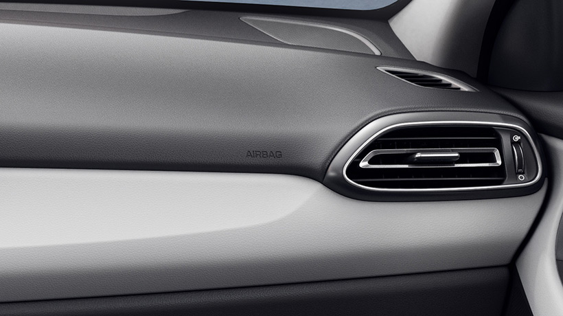 Detail of the new Hyundai i30 Hatchback interior in Moss Gray, one of three new interior colours.